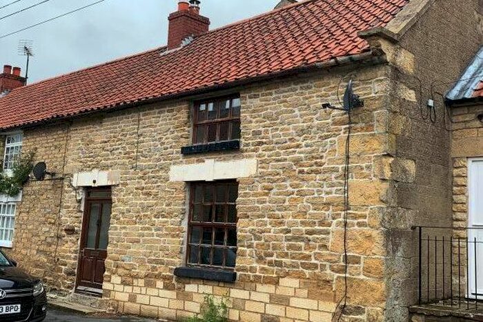 4 Bedroom Cottage To Rent In Main Street, Scarborough, YO13