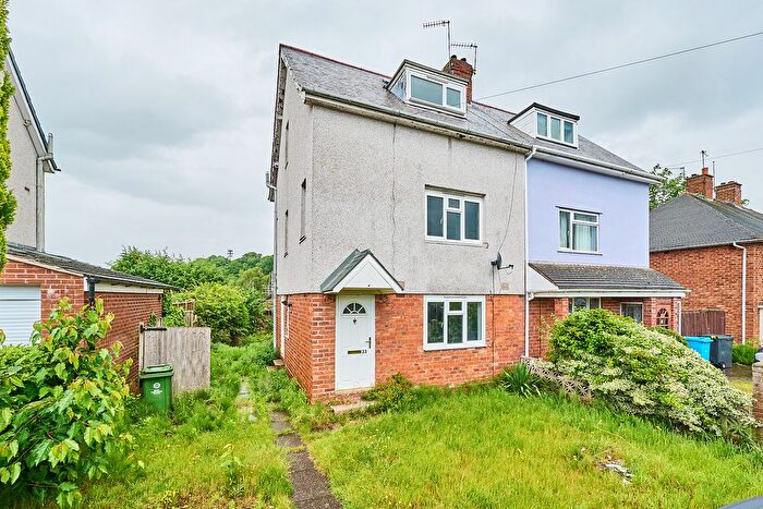 Semi-detached House For Sale In Hazel Grove, Wombourne, Wolverhampton, West Midlands, WV5