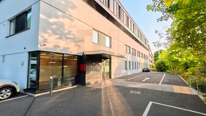 Studio To Rent In Avenue Road, London, N6