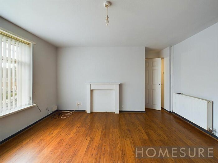 2 Bedroom Flat For Sale In Markfield Crescent, Liverpool, L25