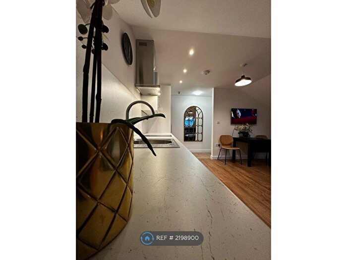 Studio To Rent In Romford, Romford, RM5