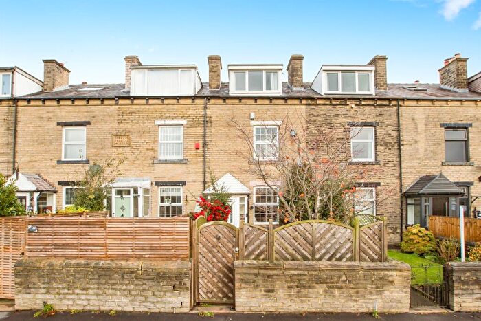 3 Bedroom Terraced House For Sale In College Terrace, Halifax, HX1