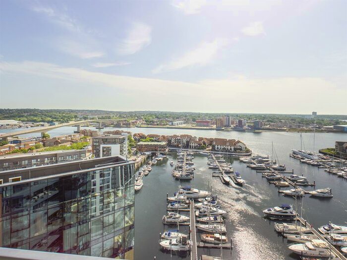 3 Bedroom Flat To Rent In The Moresby Tower, Southampton, SO14