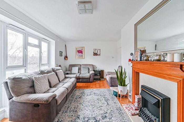 3 Bedroom Flat For Sale In Baizdon Road, Blackheath, London, SE3