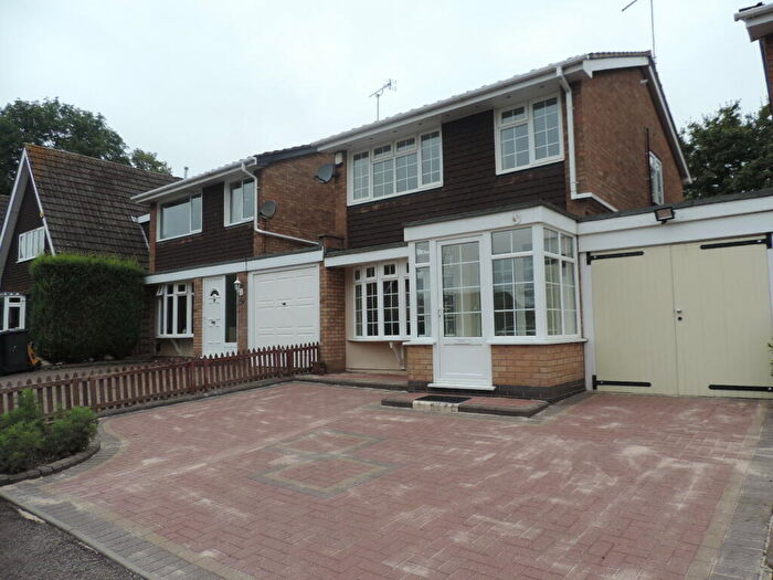 3 Bedroom Link Detached House To Rent In Tavistock Close, Tamworth, B79