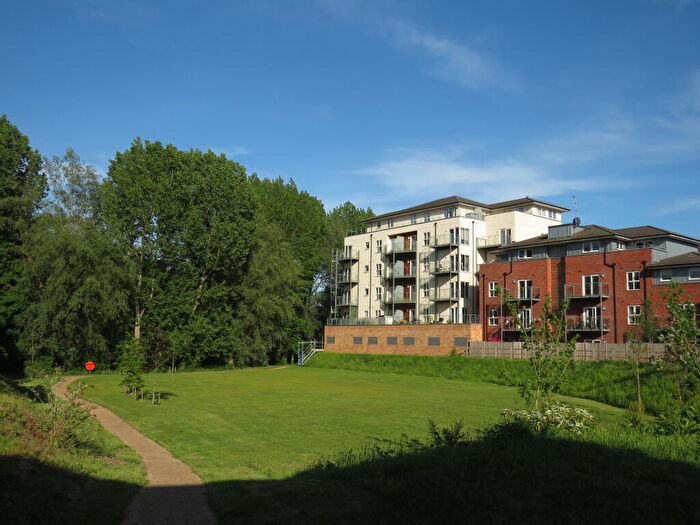 2 Bedroom Apartment To Rent In Kingfisher Close, Warwick, CV34