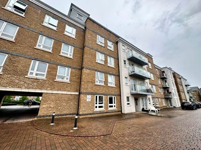 1 Bedroom Flat To Rent In Heron Way, Maidenhead, SL6