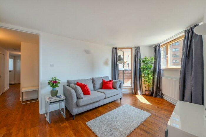 4 Bedroom Flat To Rent In Ann Lane, London, SW10
