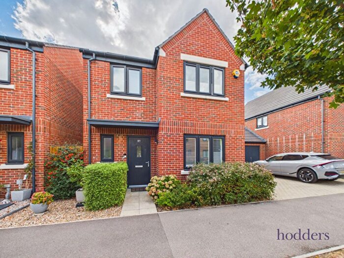 3 Bedroom Detached House For Sale In Nightingale Avenue, Ottershaw, Surrey, KT16