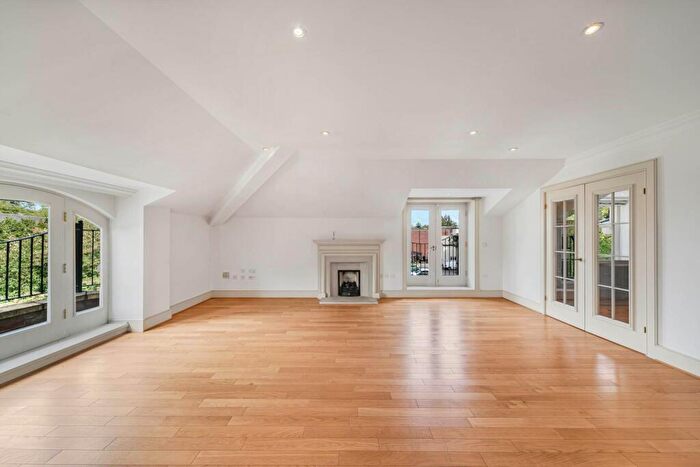3 Bedroom Penthouse For Sale In Osborne House, Alderley Road, Wilmslow, SK9