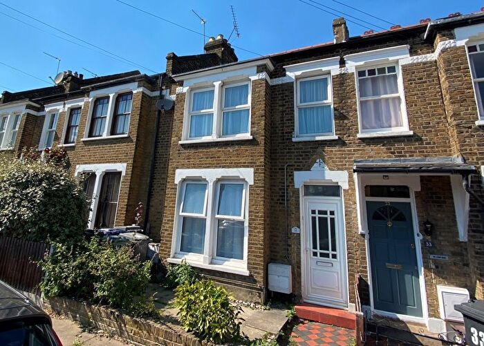 2 Bedroom Flat For Sale In Brunswick Avenue, New Southgate, N11