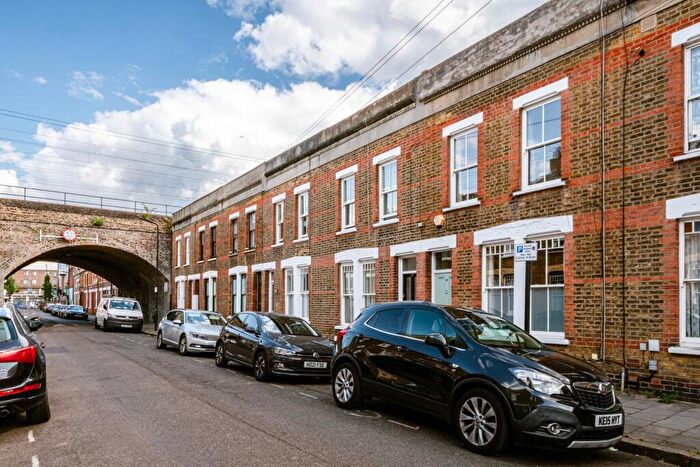 3 Bedroom House For Sale In Beck Road, London, E8