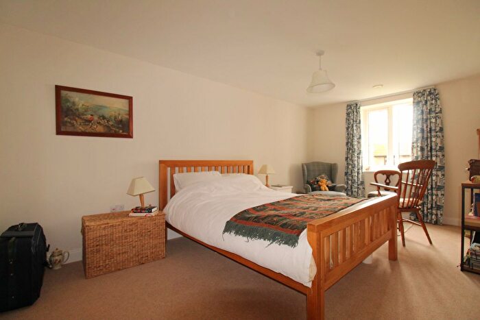 2 Bedroom Flat For Sale In Applegate House, Trowbridge, BA14