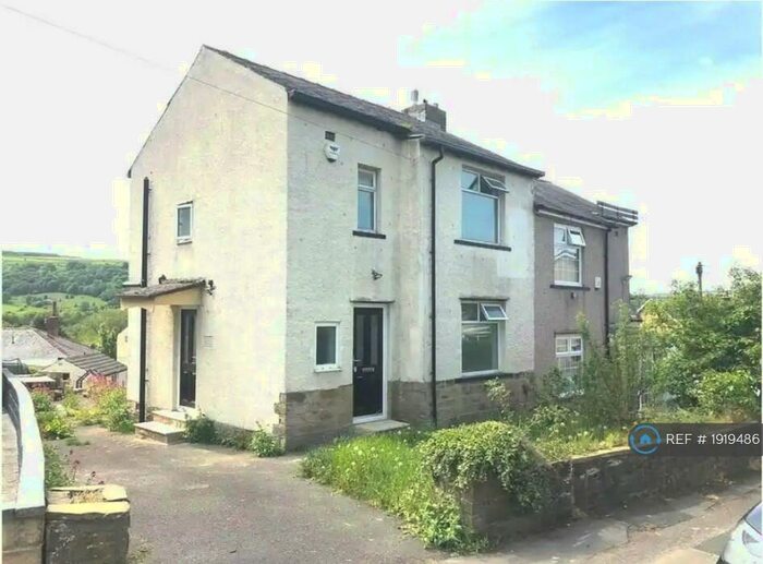 3 Bedroom Semi-Detached House To Rent In Cliffe Crescent, Riddlesden, Keighley, BD20