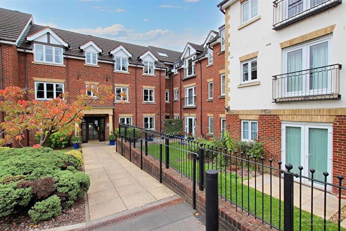1 Bedroom Retirement Property For Sale In Bath Road, Calcot, Reading, RG31