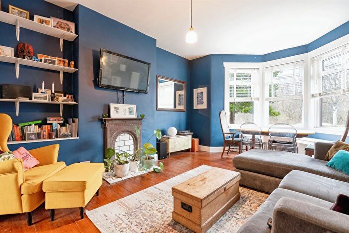2 Bedroom Flat For Sale In Dee Street, Glasgow, G33