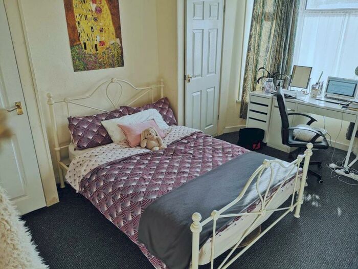 6 Bedroom House To Rent In Gordon Road, Roath, CF24