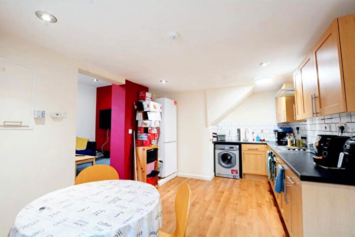 4 Bedroom Terraced House To Rent In Peveril Street, Nottingham, NG7