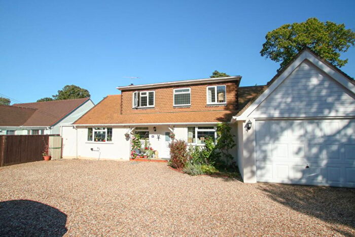 5 Bedroom Detached House For Sale In Nine Mile Ride, Wokingham, RG40