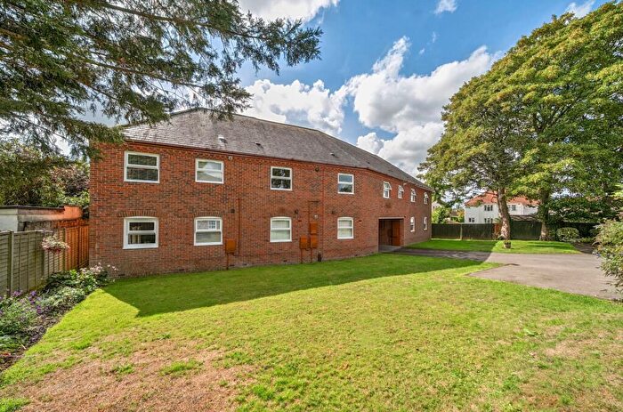 2 Bedroom Flat For Sale In Parchment Street, Mayfair Court, PO19