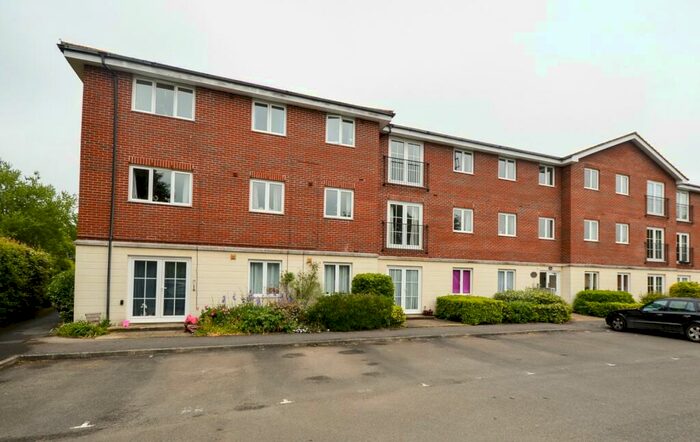 2 Bedroom Flat To Rent In Petworth Court, Brooker's Road, Billingshurst, RH14