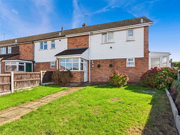 2 Bedroom End Of Terrace House For Sale In Chatcombe Drive, Worcester, Worcestershire, WR4