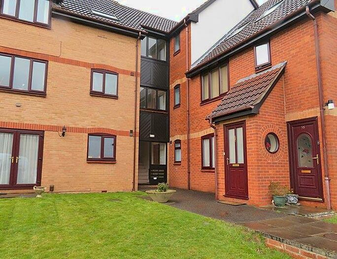 2 Bedroom Flat To Rent In Regents Court, Albert St, Grantham, NG31