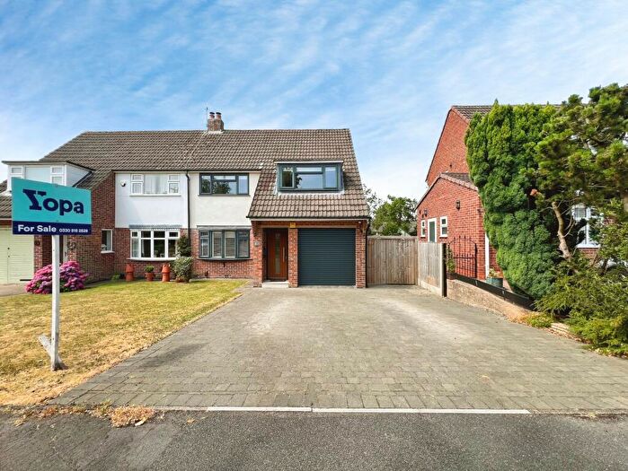3 Bedroom Semi-Detached House For Sale In Huntingdon Road, Ashby-de-la-zouch, LE65