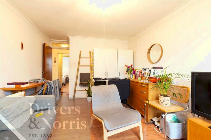 2 Bedroom Apartment To Rent In Hornsey Road, Holloway, London, N7