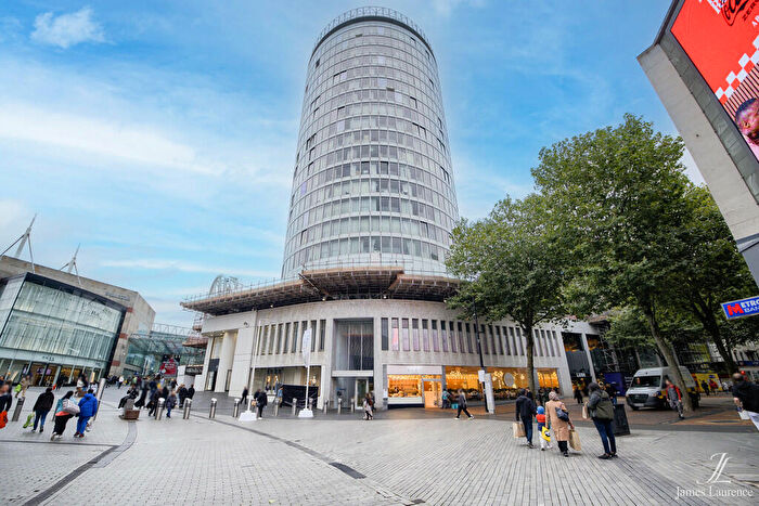 2 Bedroom Apartment To Rent In The Rotunda, New Street, Birmingham, B2