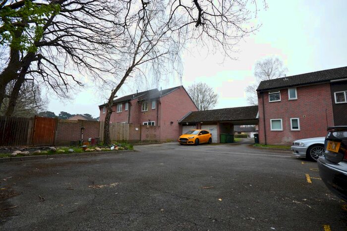 2 Bedroom End Of Terrace House To Rent In Stour Close, West End, Southampton - Pets Considered, SO18