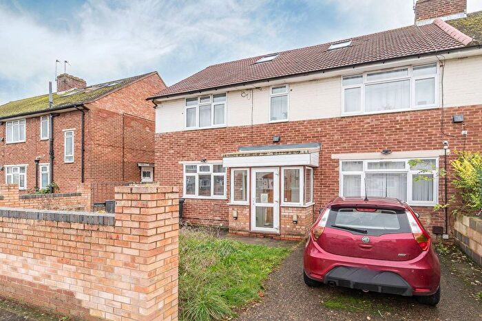 2 Bedroom Flat For Sale In Islip Manor Road, Northolt, UB5