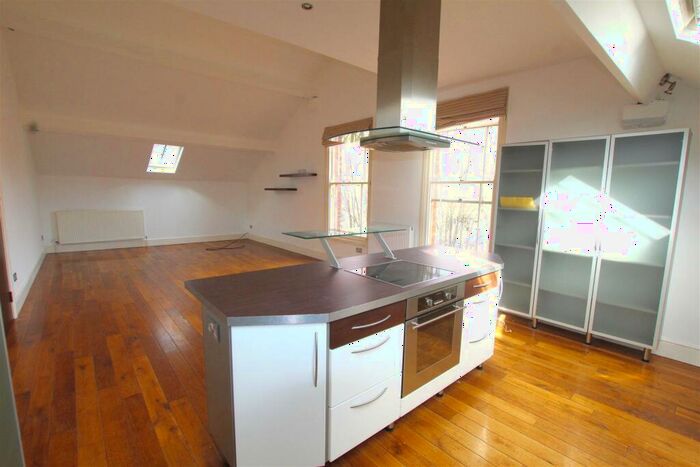 2 Bedroom Apartment To Rent In Magdala Road, NG3