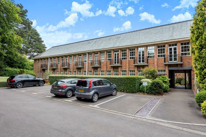 2 Bedroom Apartment To Rent In Hazelmere, Buckinghamshire, HP15