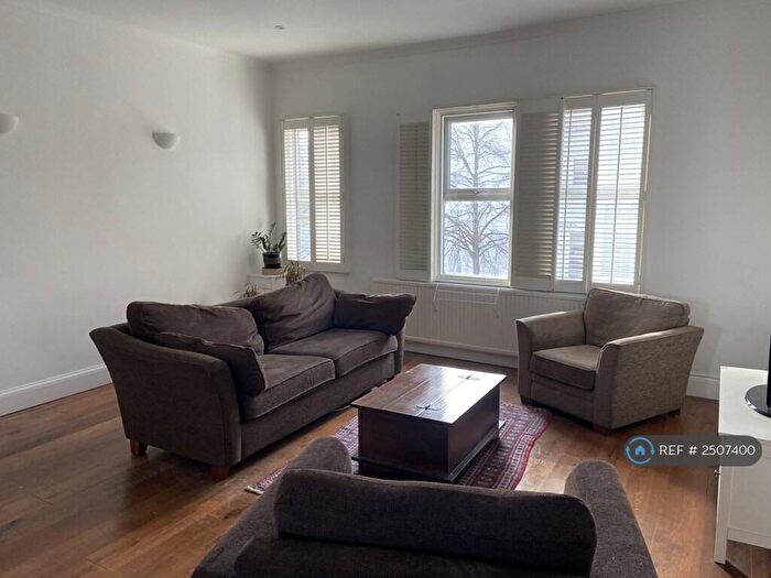 2 Bedroom Flat To Rent In Montdore House, London, N19