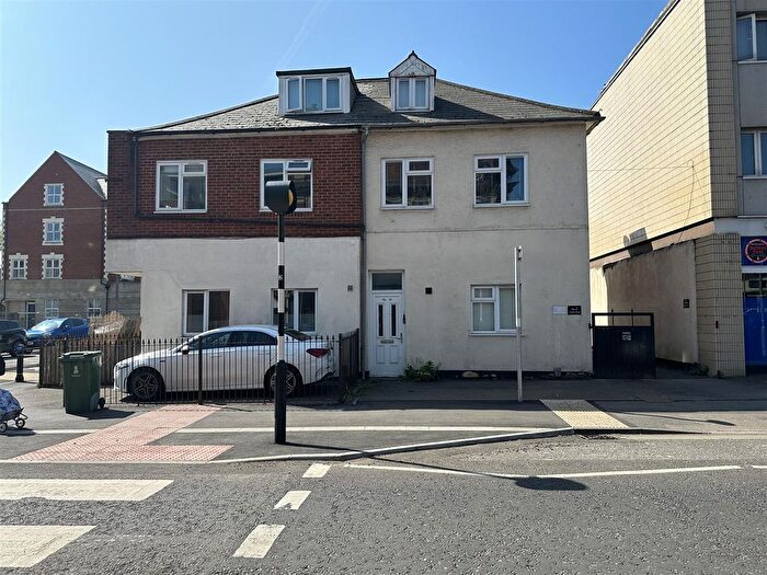 1 Bedroom Flat To Rent In Victoria Road, Aldershot, GU11