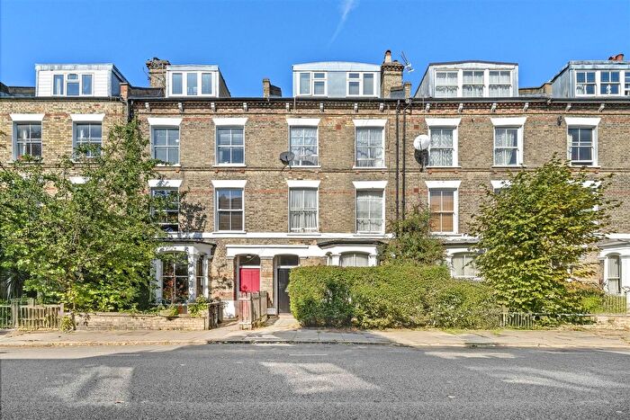 2 Bedroom Flat For Sale In Moray Road, Finsbury Park, N4