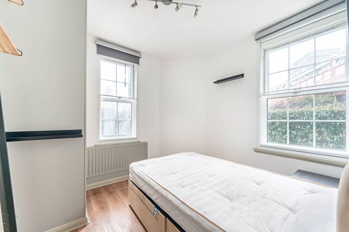 3 Bedroom Flat To Rent In Southern Row, Ladbroke Grove, London, W10