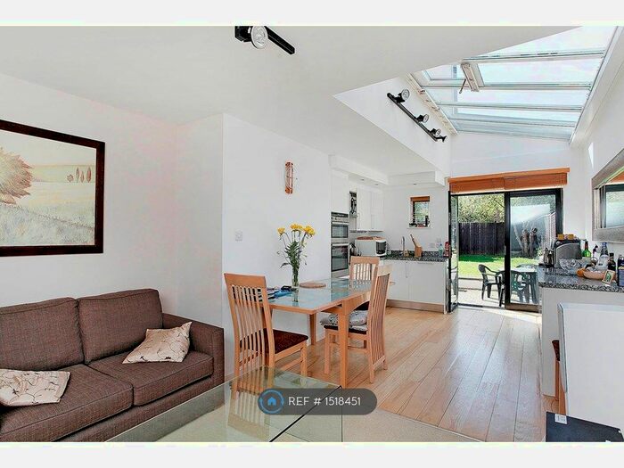 2 Bedroom Flat To Rent In Ground Floor, Wimbledon, SW19