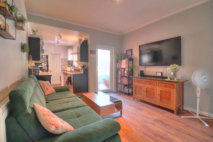 3 Bedroom Terraced House For Sale In Alfred Street, Loughborough, LE11