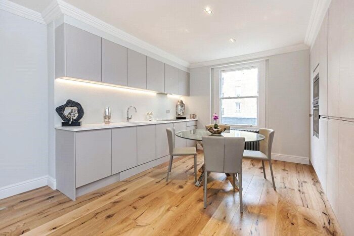 3 Bedroom Maisonette To Rent In Essex Road, Islington, N1