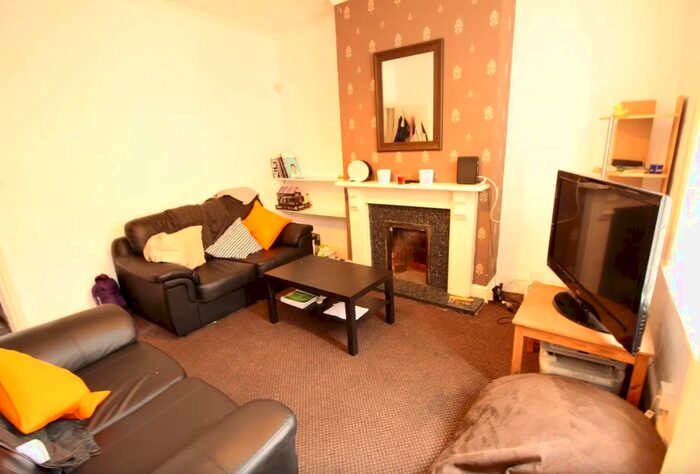 4 Bedroom Terraced House To Rent In Welton Place, Leeds, West Yorkshire, LS6