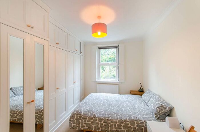 2 Bedroom Flat For Sale In Anson Road, Mapesbury Estate, London, NW2
