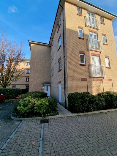 1 Bedroom Flat To Rent In Alveston Square, South Woodford, London, E18