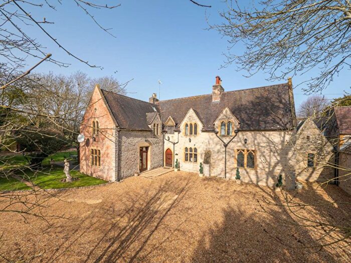 6 Bedroom Link Detached House For Sale In Church Road, Wilmcote, CV37