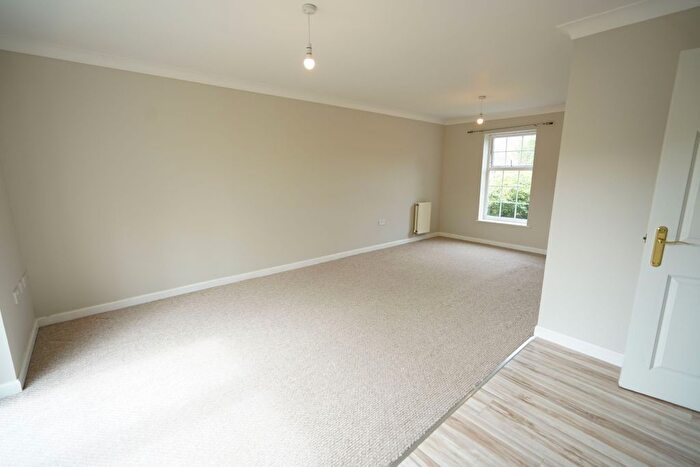 2 Bedroom Flat To Rent In Maunder Close, Chafford Hundred, Grays, RM16