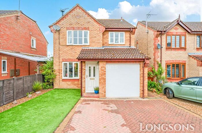 3 Bedroom Detached House For Sale In Hunters Oak, Watton, IP25