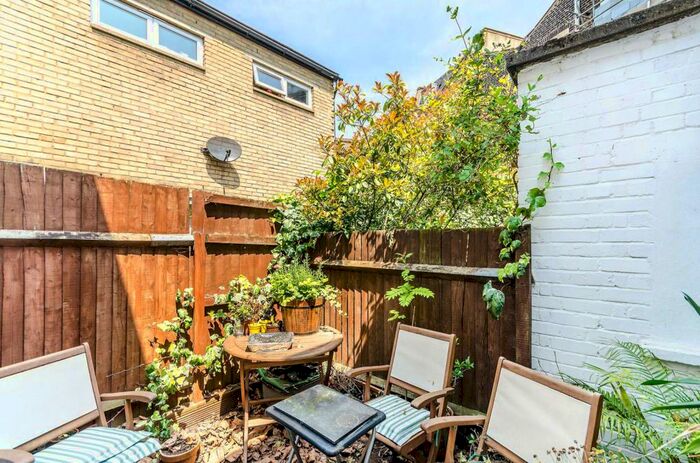 2 Bedroom Terraced House To Rent In Jarvis Road, East Dulwich, London, SE22