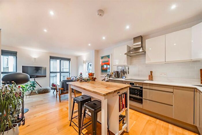 2 Bedroom Flat For Sale In Umberston Street, Whitechapel, E1