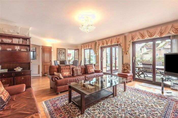 5 Bedroom Detached House To Rent In Ham Island, Old Windsor, SL4